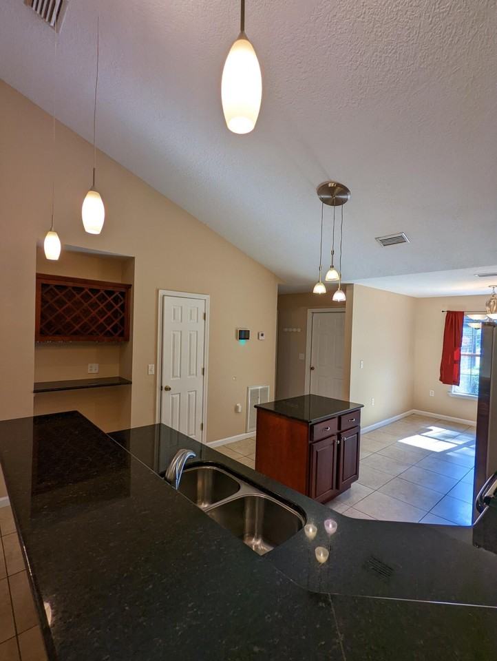 7318 E Bay Blvd - Photo 6 of 32