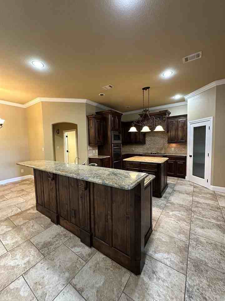 5507 San Clemente Dr - Photo 3 of 10