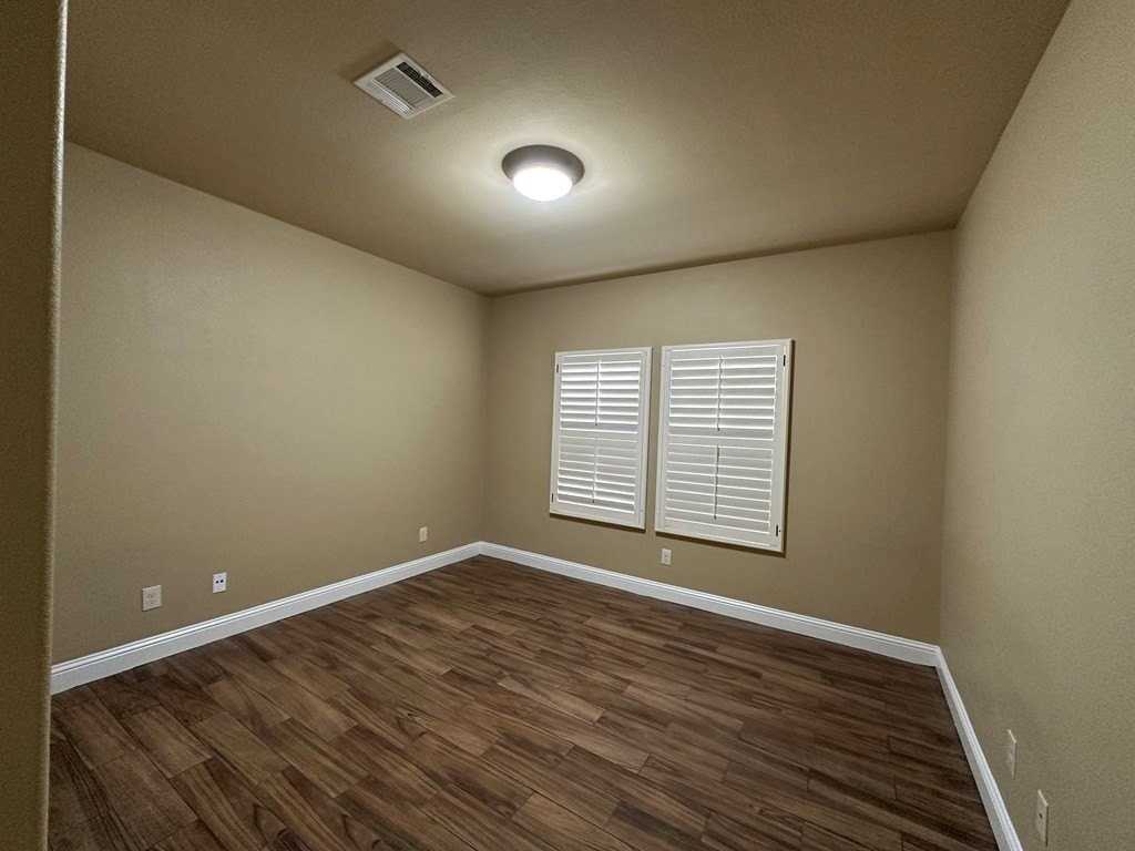 5507 San Clemente Dr - Photo 5 of 10