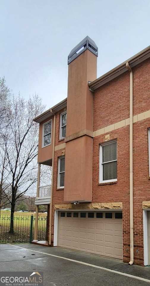 687 Bonaventure Ave Ne - Photo 2 of 50