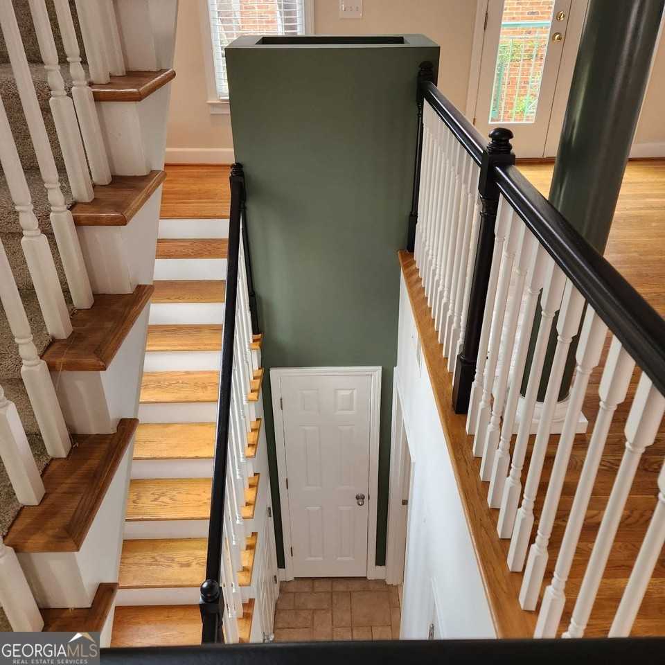 687 Bonaventure Ave Ne - Photo 6 of 50