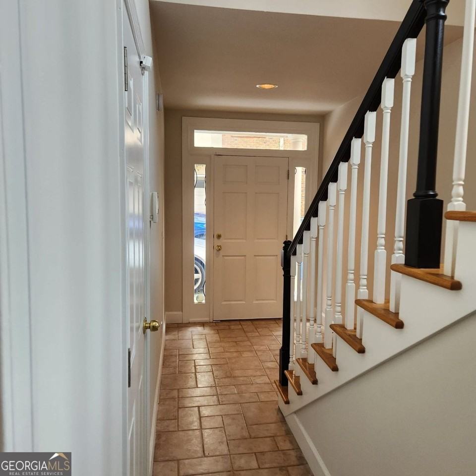 687 Bonaventure Ave Ne - Photo 7 of 50