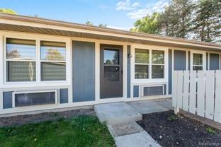 6 Roanoke Ln #10 - Photo 1 of 1