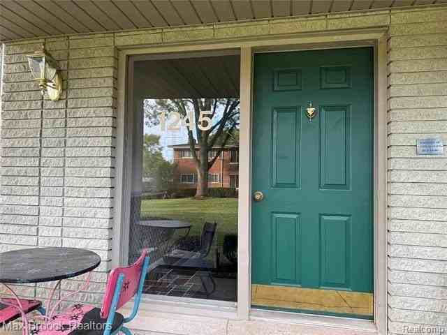 1245 Derby Rd #4 - Photo 2 of 17