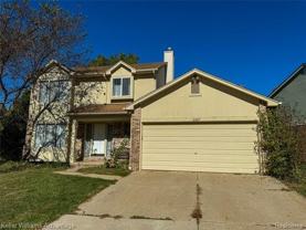 2867 Woodmont Dr W - Photo 1 of 1