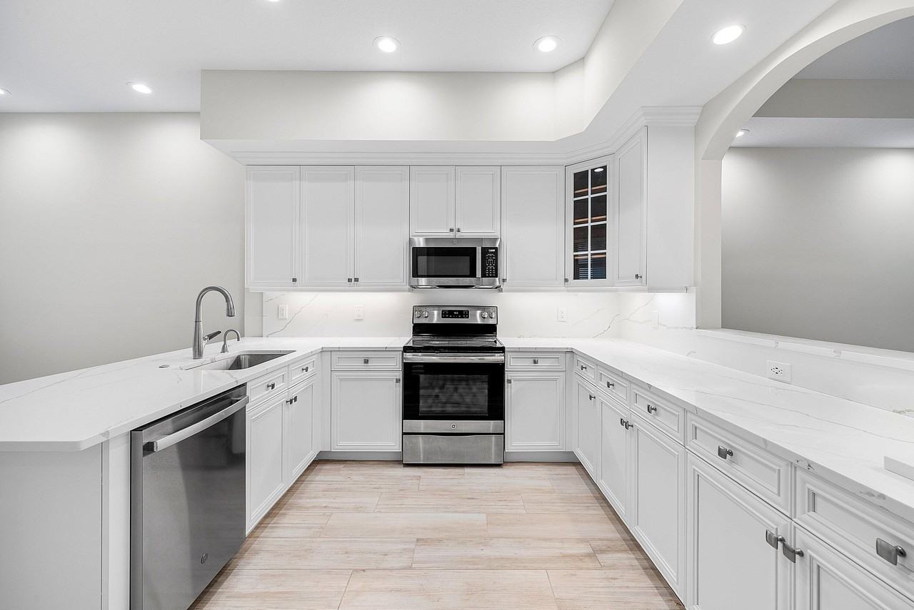 106 Palm Bay Dr #B - Photo 2 of 43