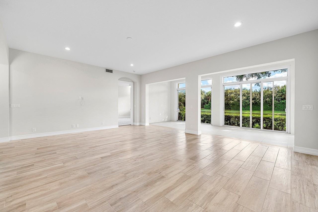 106 Palm Bay Dr #B - Photo 6 of 43