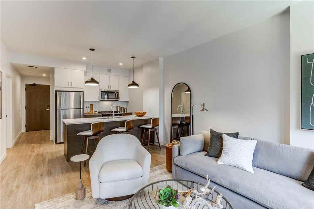 270 Hennepin Ave #1513