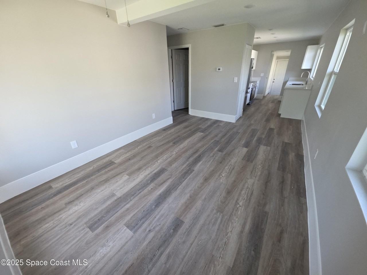 417 Dove Ave - Photo 3 of 10