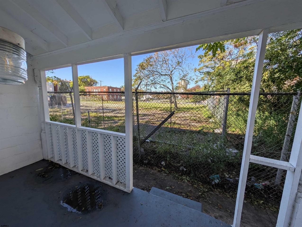 902 Westcoat Pl - Photo 2 of 23