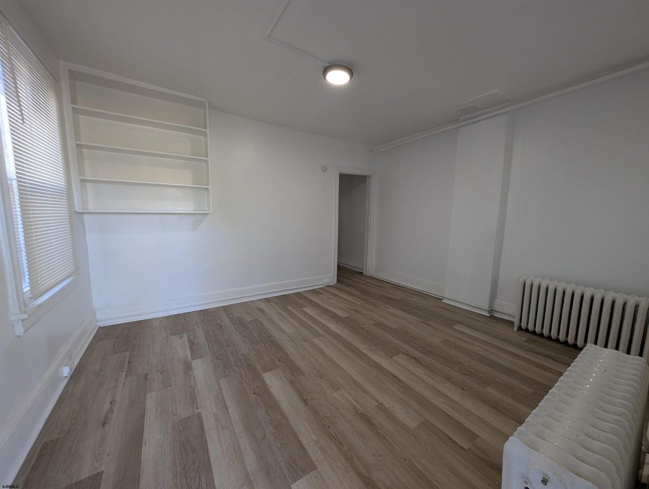 902 Westcoat Pl - Photo 4 of 23