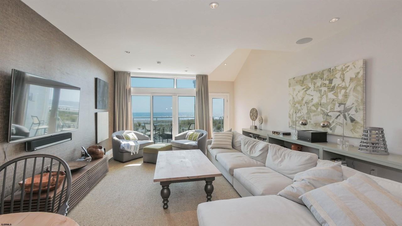 5208 Boardwalk - Photo 5 of 39