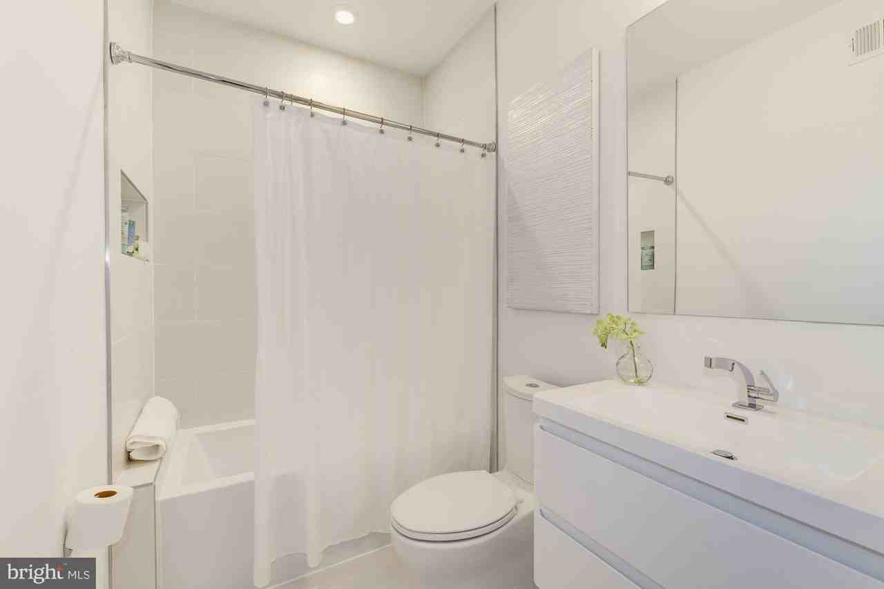 1871 Corcoran St Ne Unit 1871-B #1871B - Photo 4 of 31