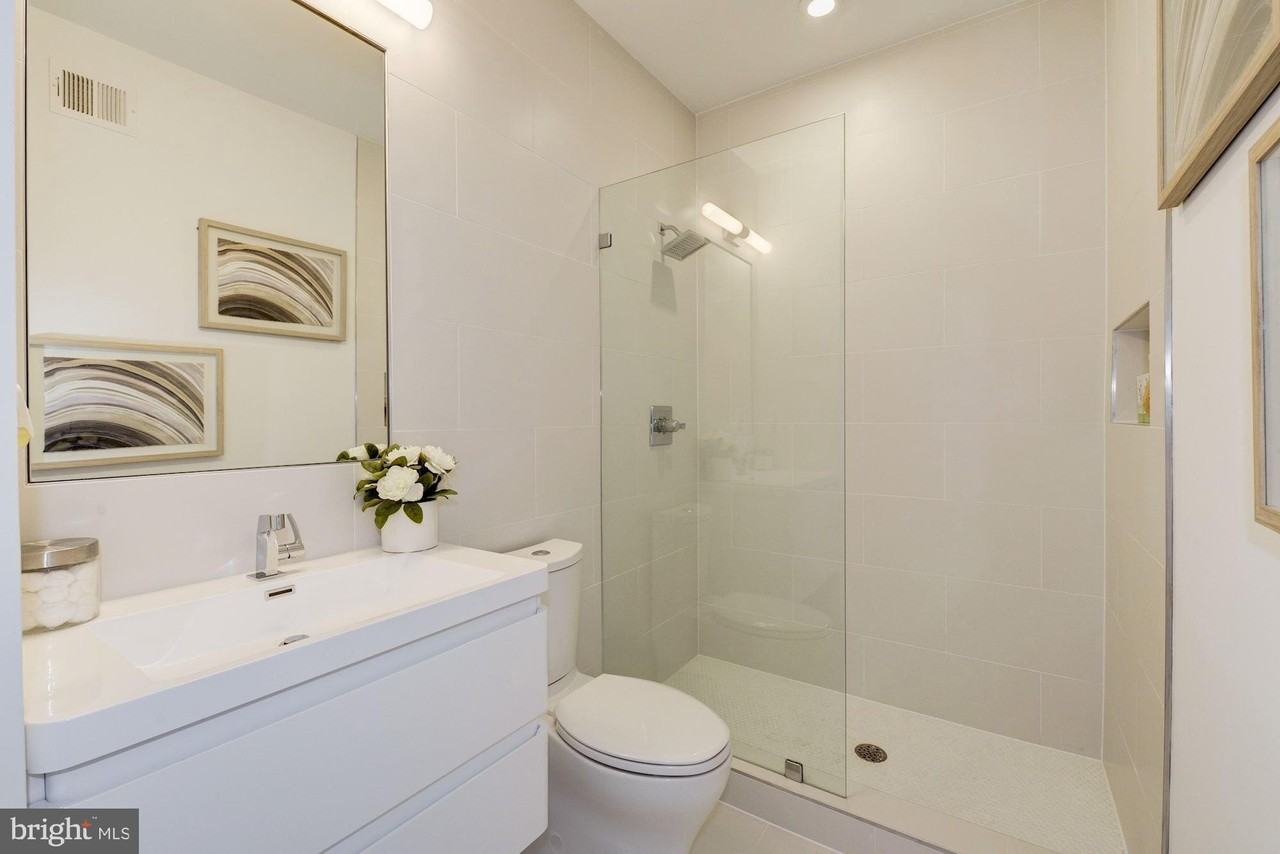 1871 Corcoran St Ne Unit 1871-B #1871B - Photo 7 of 31