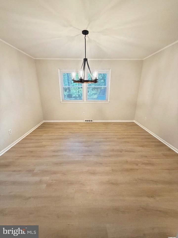 222 Merion Rd - Photo 4 of 23