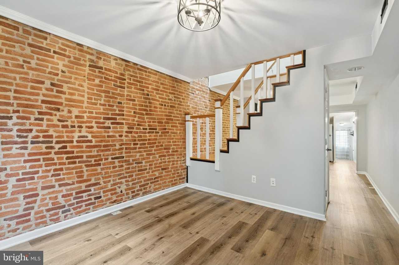 1810 Byrd St - Photo 5 of 33