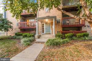 featured image of 4 Banyan Wood Ct Unit 201 #201