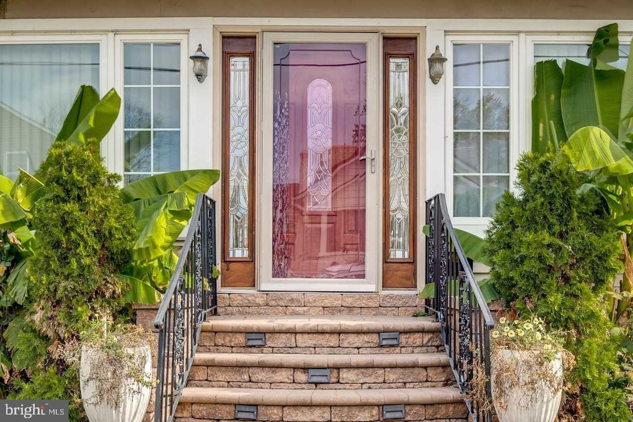 1858 47th St - Photo 3 of 29