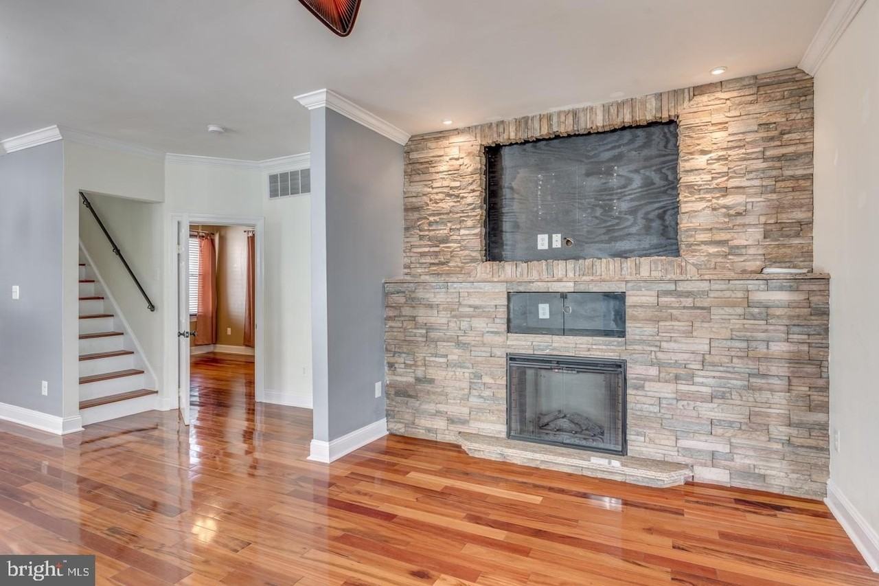 1858 47th St - Photo 7 of 29