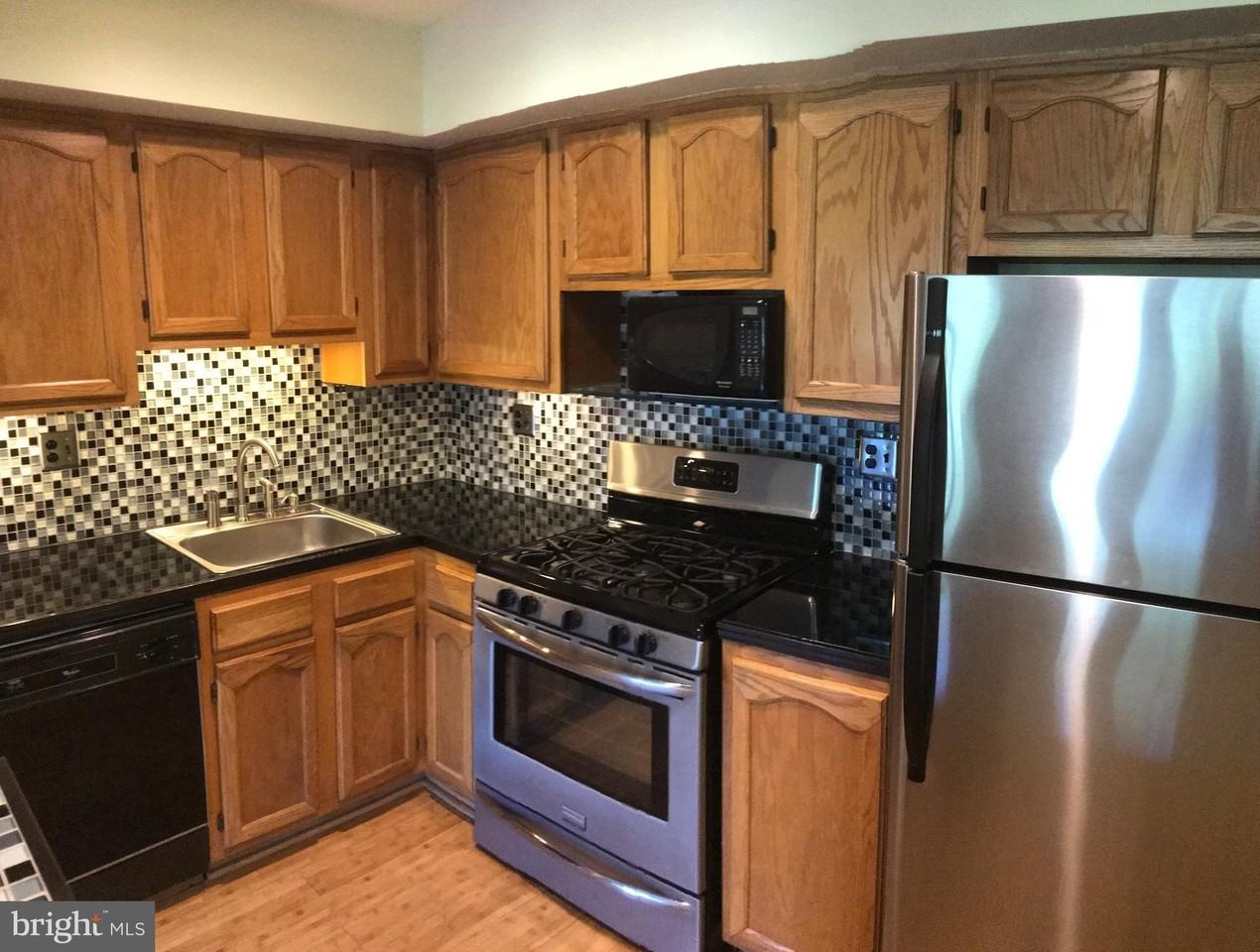 202 Salem Ct Apt 2 #2 - Photo 4 of 13