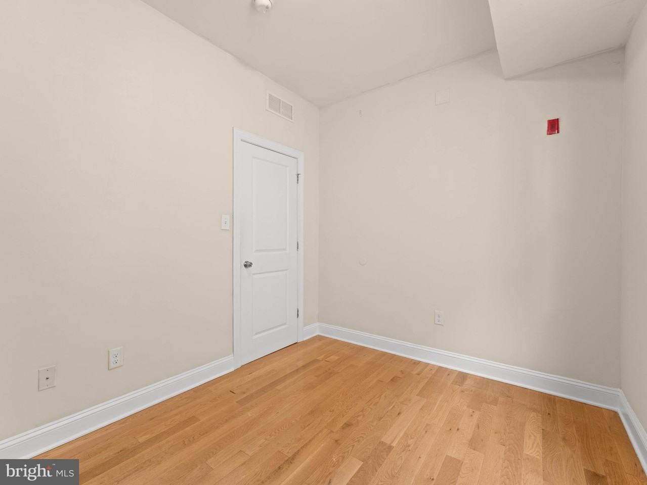 1813 N 18th St #2 - Photo 5 of 15
