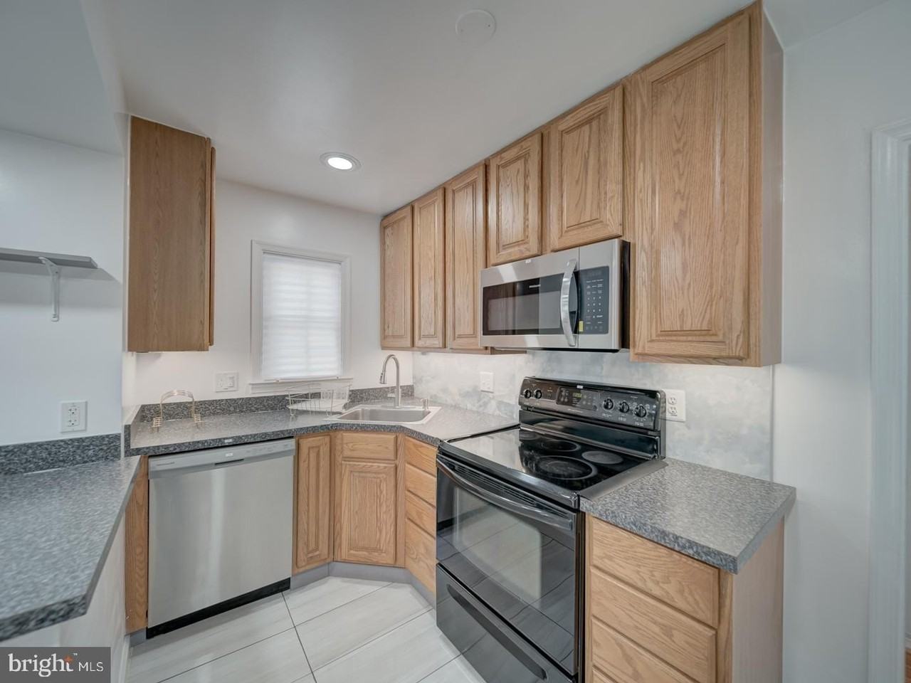 6625 Harrison Lane - Photo 6 of 33