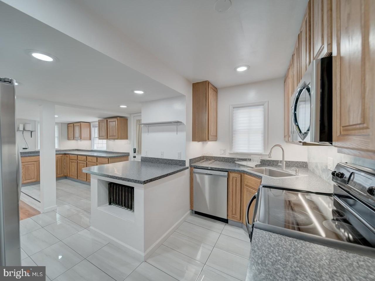 6625 Harrison Lane - Photo 7 of 33