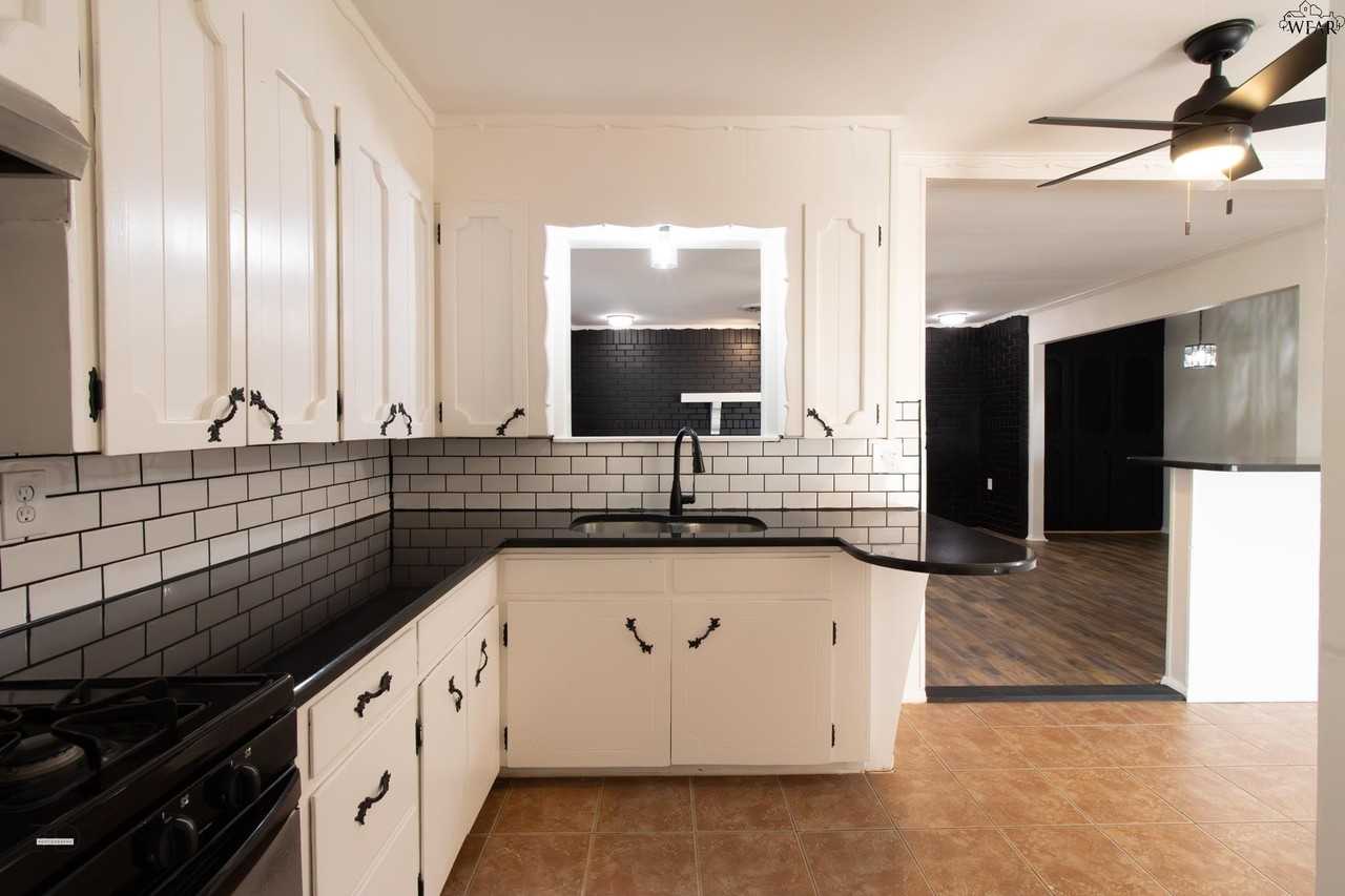 674 Bell Rd S - Photo 7 of 21