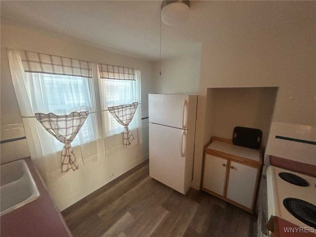 156 Eiseman Ave - Photo 6 of 10