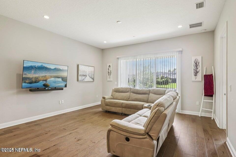 118 Carousel Dr - Photo 4 of 25