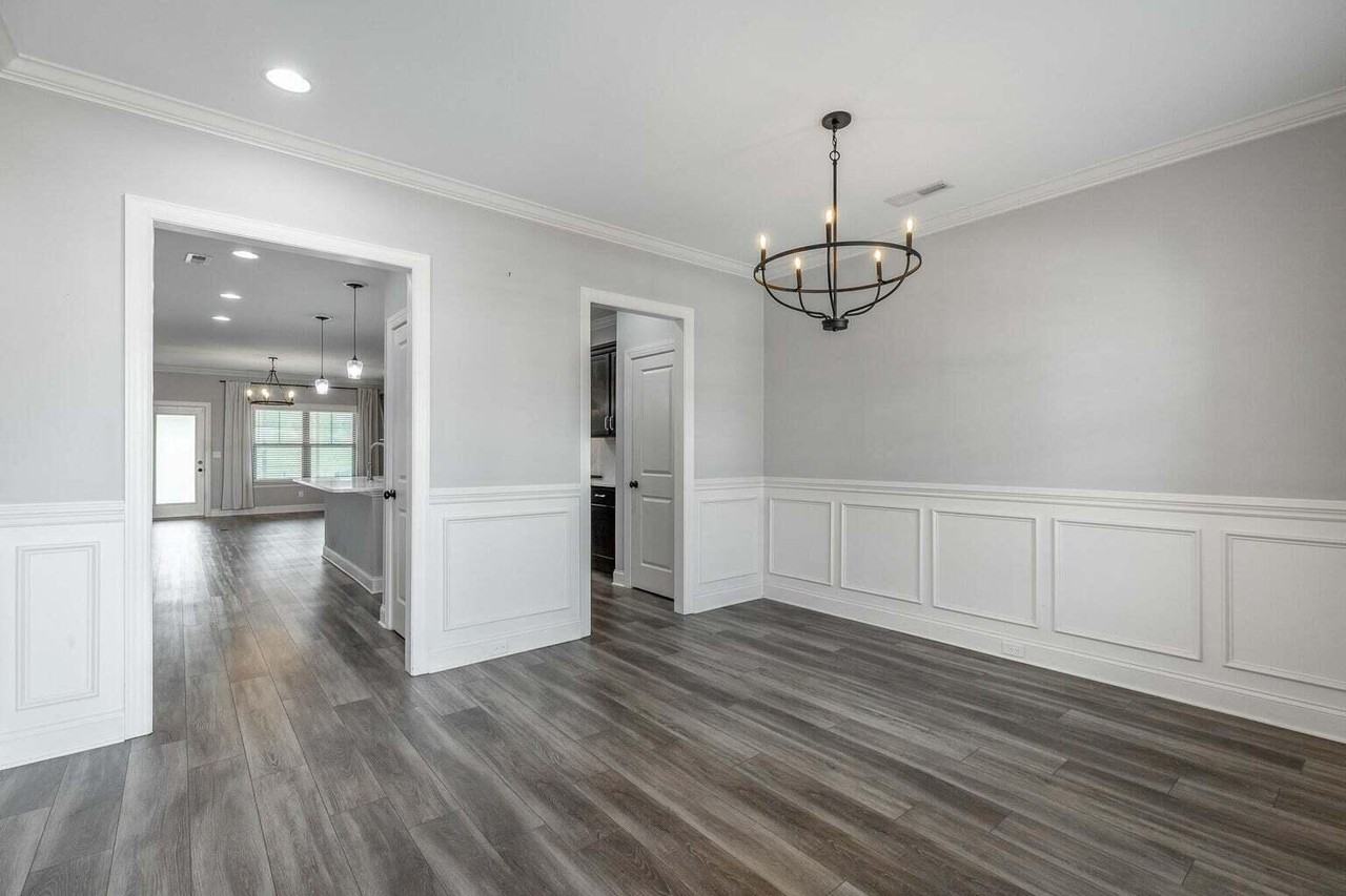 5038 Shelterwood Dr Ne - Photo 2 of 36