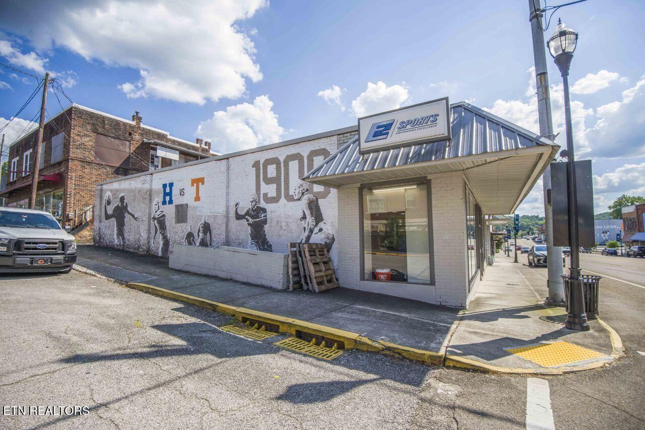 430 N Roane St - Photo 2 of 5