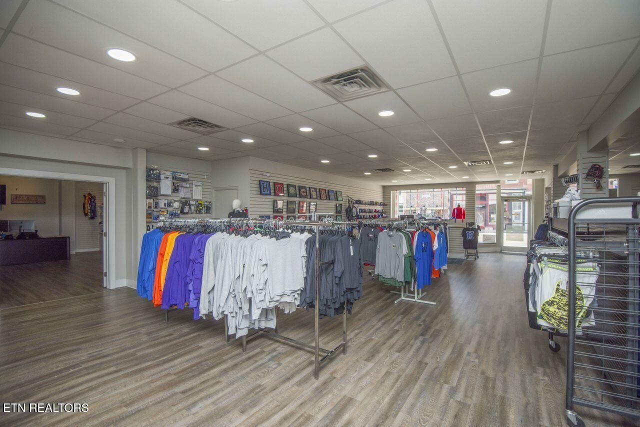 430 N Roane St - Photo 4 of 5