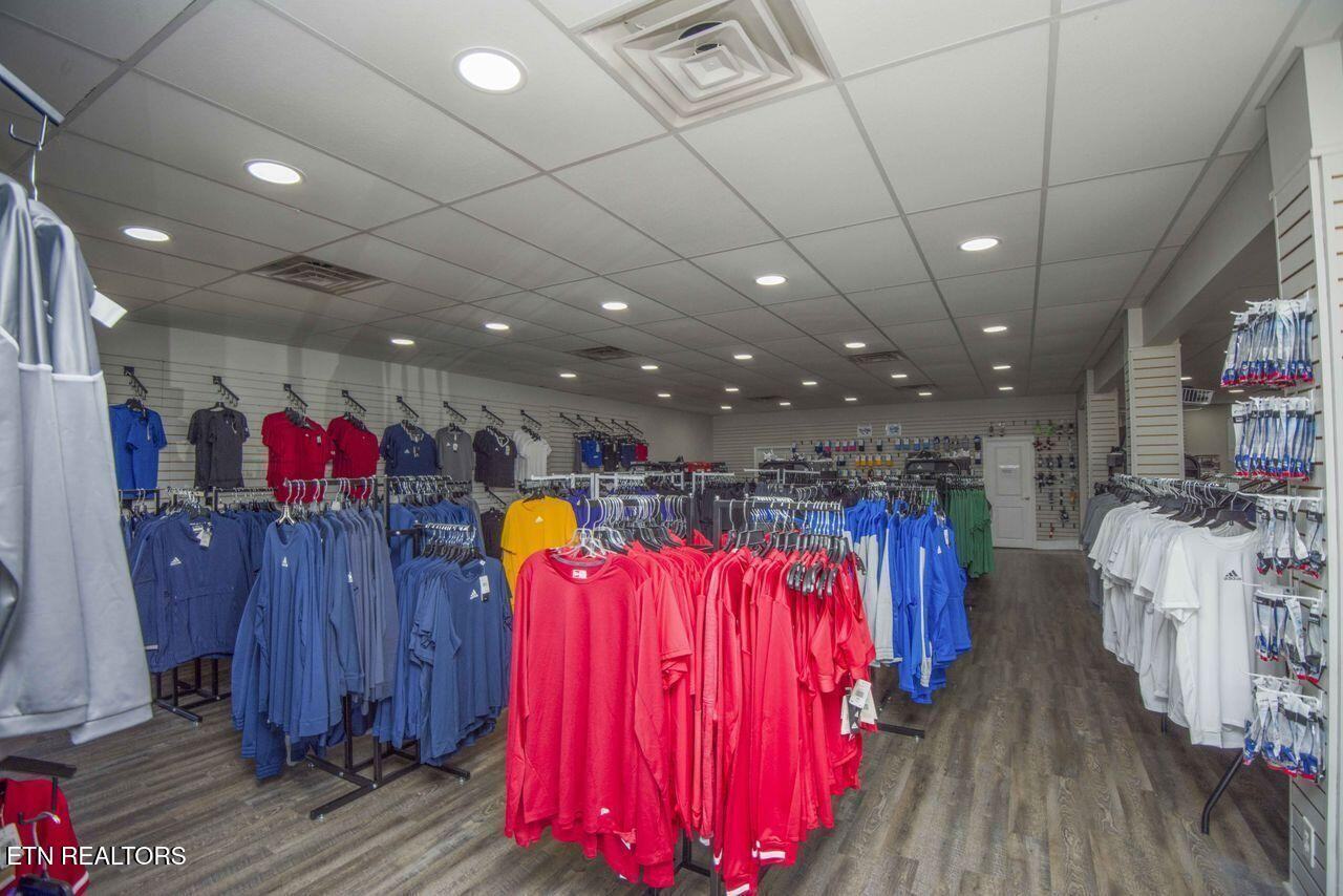 430 N Roane St - Photo 5 of 5