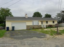 featured image of 26 N Commodore Dr