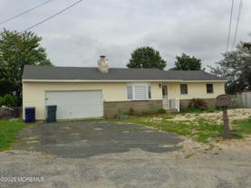 26 N Commodore Dr - Photo 1 of 1