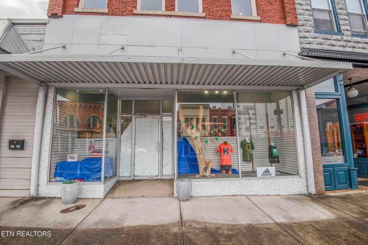 428 N Roane St - Photo 3 of 6