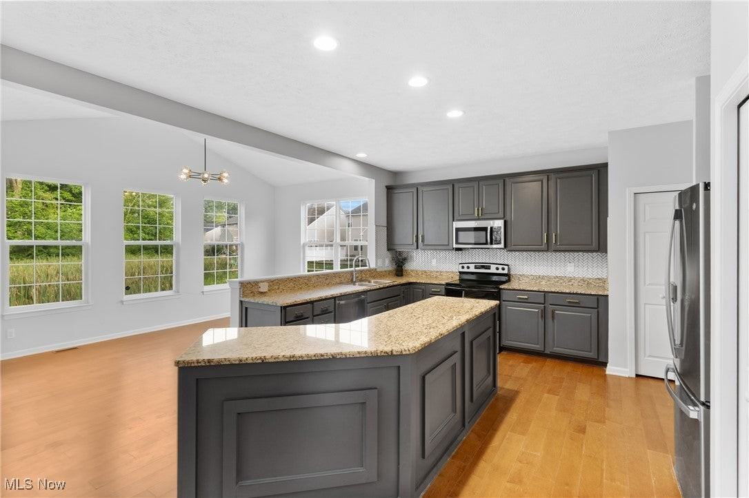 10400 Maryland Street - Photo 7 of 41