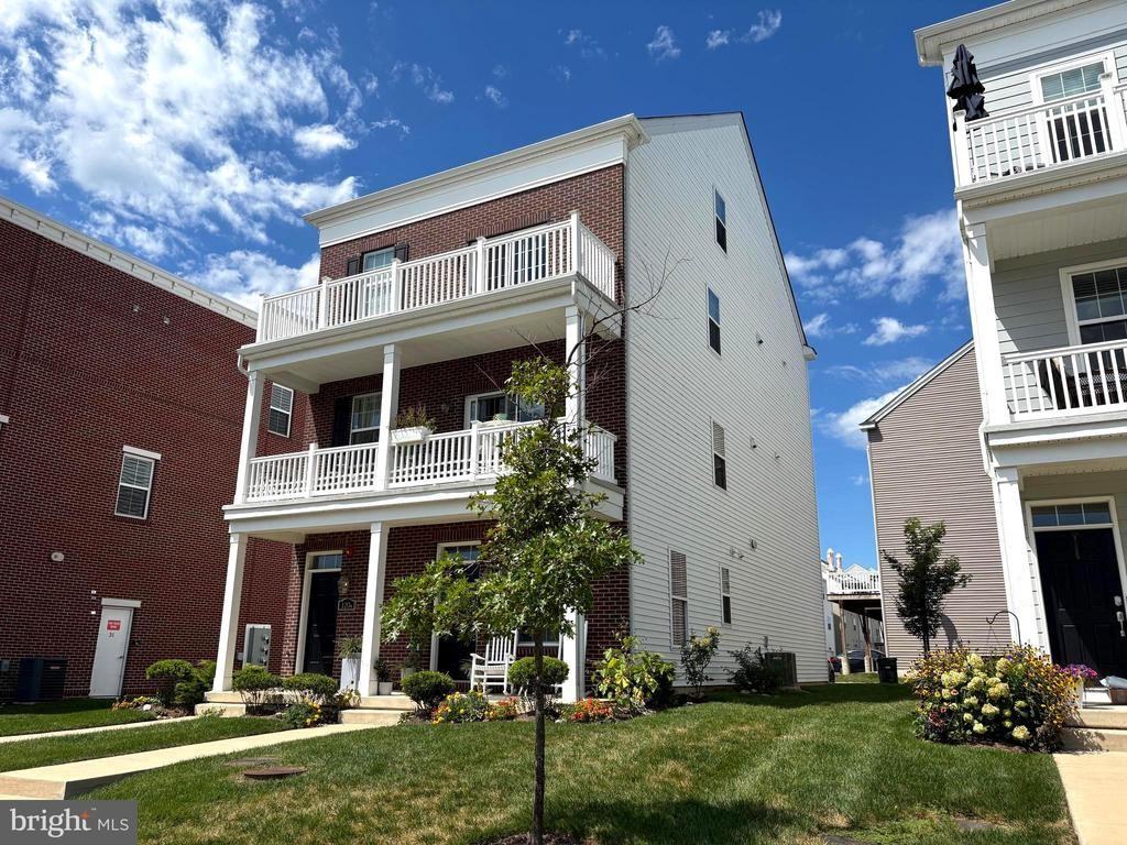 120 Dock St - Photo 2 of 33