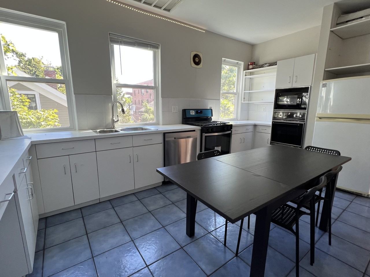 1003 Memorial Dr #2F - Photo 3 of 14