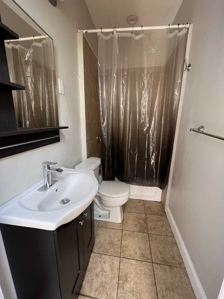 1003 Memorial Dr #2F - Photo 4 of 14