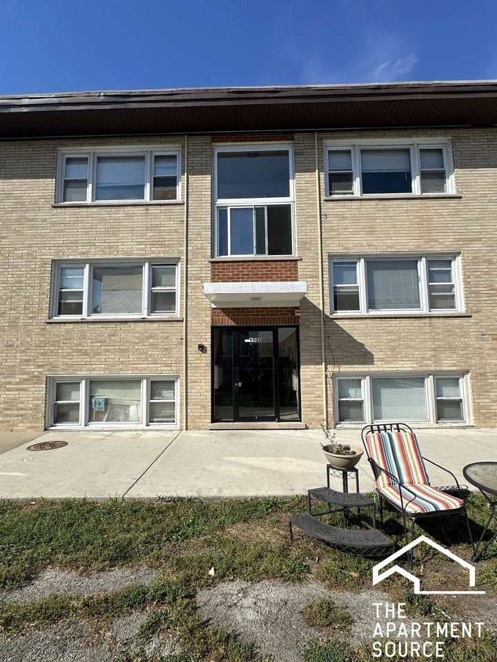 3824 25th Ave #5B - Photo 2 of 2