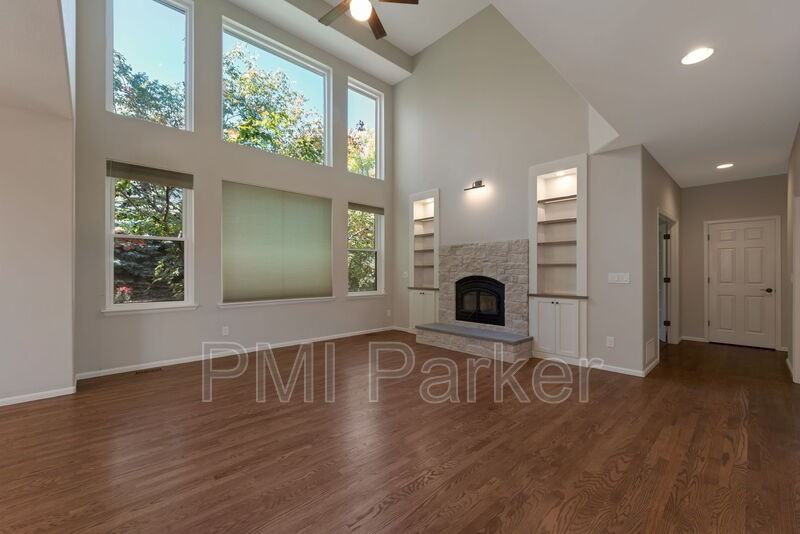 10285 Turquoise Ct - Photo 4 of 31