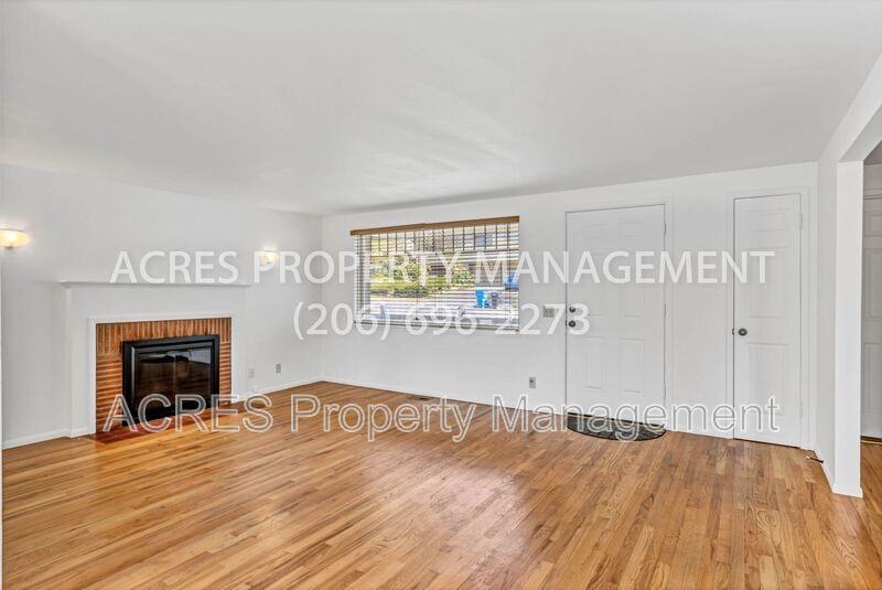 15515 Stone Ave N - Photo 4 of 23