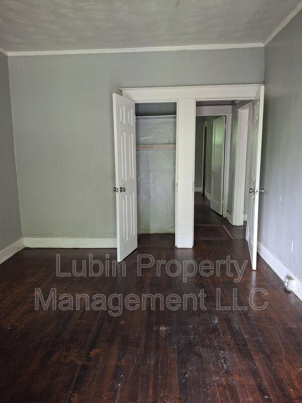 831 Kerr Ave - Photo 3 of 4