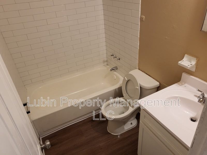 1219 Capital Ave - Photo 5 of 5