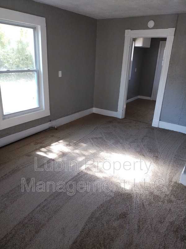 1207 Cannon St - Photo 2 of 3