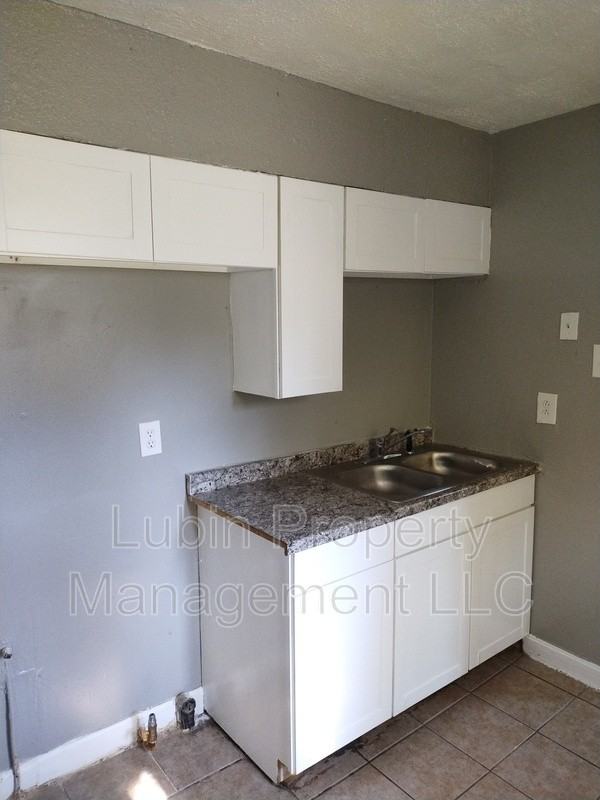 1207 Cannon St - Photo 3 of 3