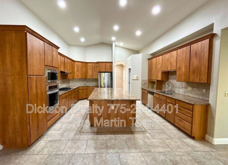 3140 Scarlet Oaks Ct - Photo 3 of 39