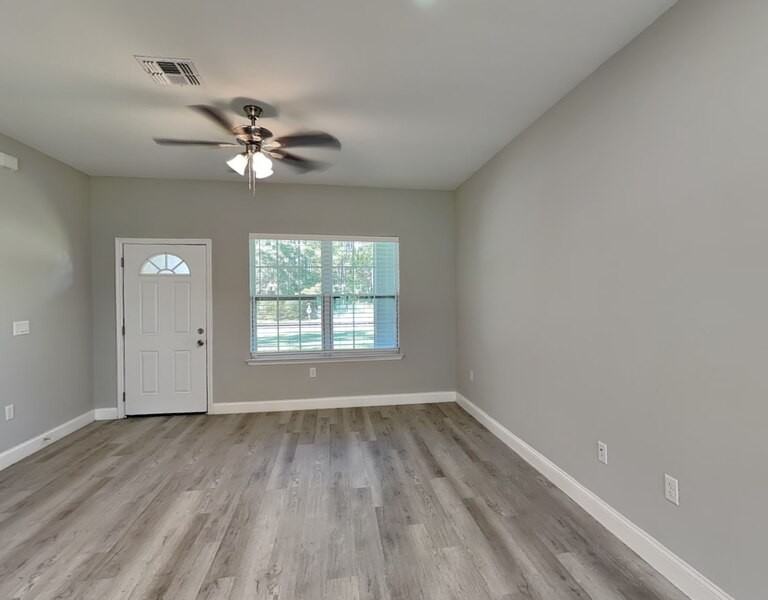 7669 N Paris Dr - Photo 4 of 15